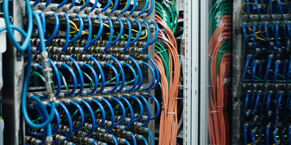 Infraestructura Común Telecomunicaciones en València · Comunicaciones mediante firewalls, VPNs y cifrado