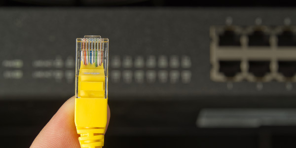 Instalación / Implantación / Legalización de ICT en València · Comunicaciones mediante firewalls, VPNs y cifrado