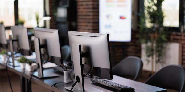 Proyectos de ICT Oficinas / Locales Comerciales El Puig de Santa Maria · Diseño e implementación de redes cableadas e inalámbricas
